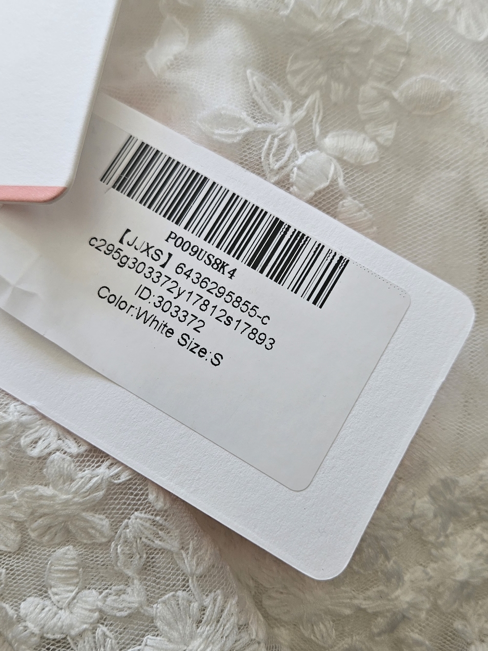 Elegant White Lace Midi Dress with V-Neck - Picture 2 of 2